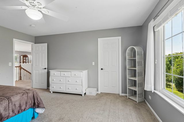 35 Oakview Court, South Elgin, IL 60177