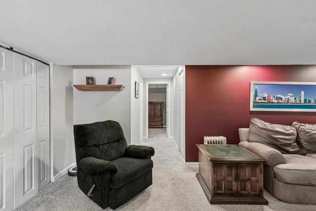 35 Oakview Court, South Elgin, IL 60177