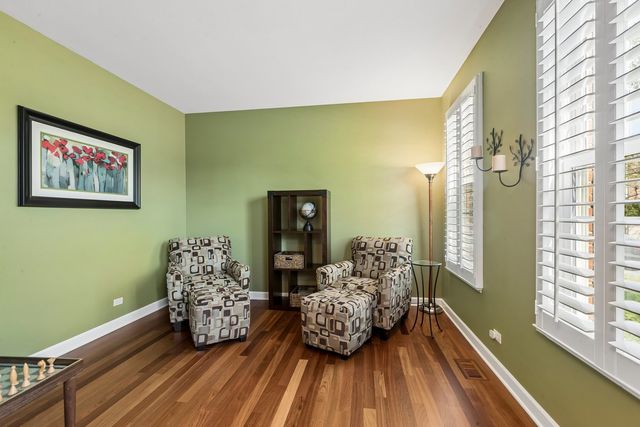 35 Oakview Court, South Elgin, IL 60177