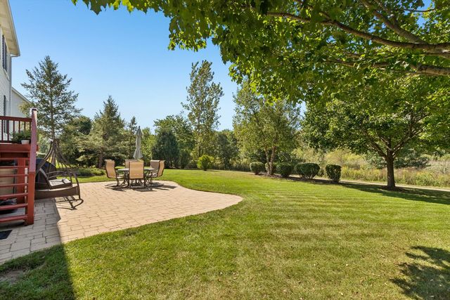 35 Oakview Court, South Elgin, IL 60177