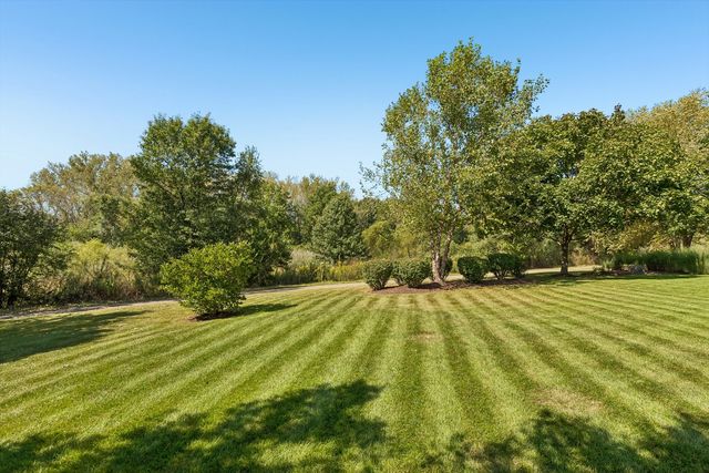 35 Oakview Court, South Elgin, IL 60177