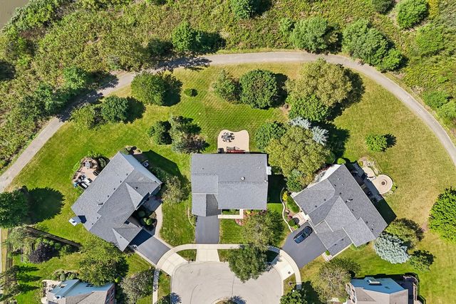 35 Oakview Court, South Elgin, IL 60177