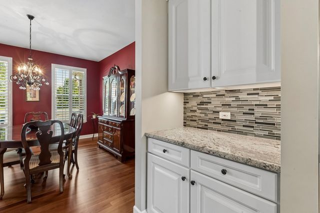 35 Oakview Court, South Elgin, IL 60177