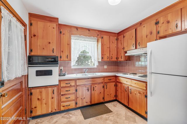 6702 HEIDI Road, Jacksonville, FL 32277