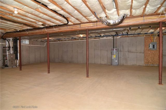 67 Stonebridge Lane 25, Warwick, RI 02818