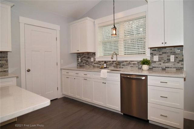 67 Stonebridge Lane 25, Warwick, RI 02818