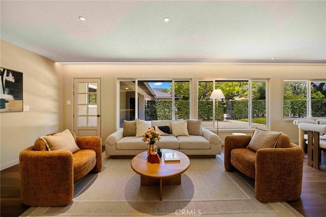 883 E Leadora, Glendora, CA 91741