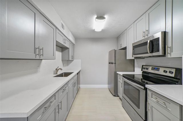 845 Augusta Drive 45, Houston, TX 77057