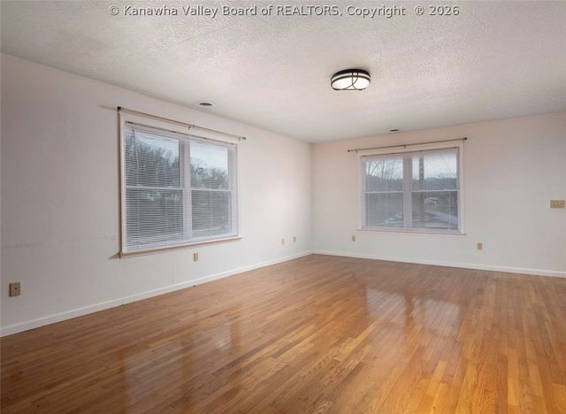 6 Lincoln Heights, Alum Creek, WV 25003