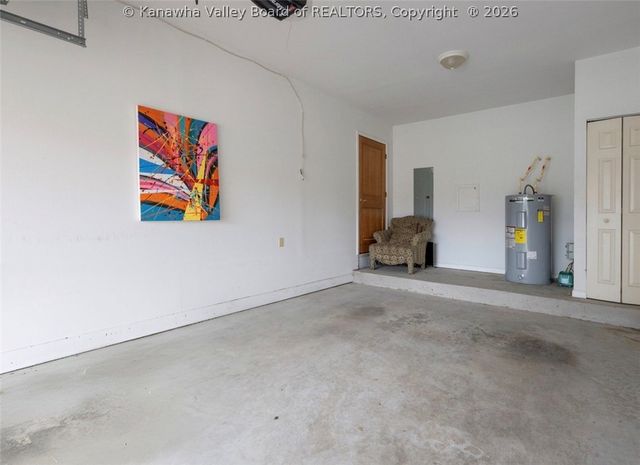 6 Lincoln Heights, Alum Creek, WV 25003