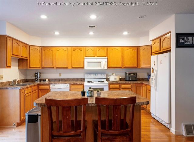 6 Lincoln Heights, Alum Creek, WV 25003