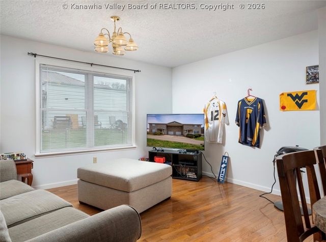 6 Lincoln Heights, Alum Creek, WV 25003