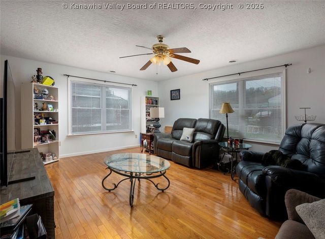 6 Lincoln Heights, Alum Creek, WV 25003