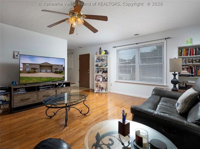 6 Lincoln Heights, Alum Creek, WV 25003