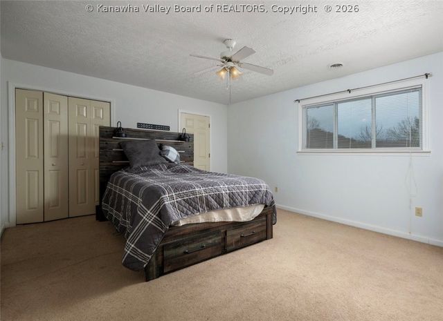 6 Lincoln Heights, Alum Creek, WV 25003