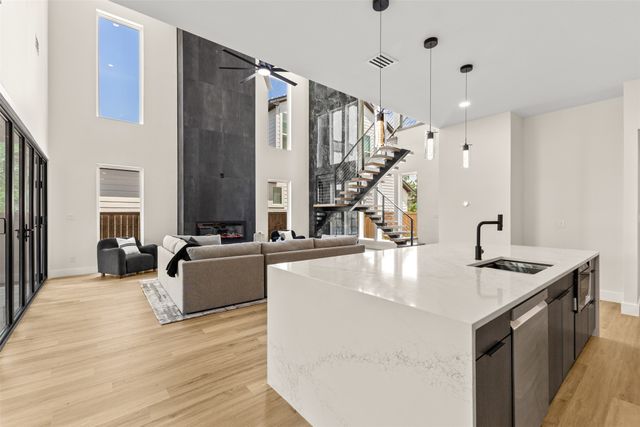 1407 Pueblo Street, Dallas, TX 75212