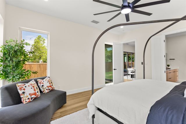 1407 Pueblo Street, Dallas, TX 75212
