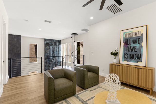 1407 Pueblo Street, Dallas, TX 75212