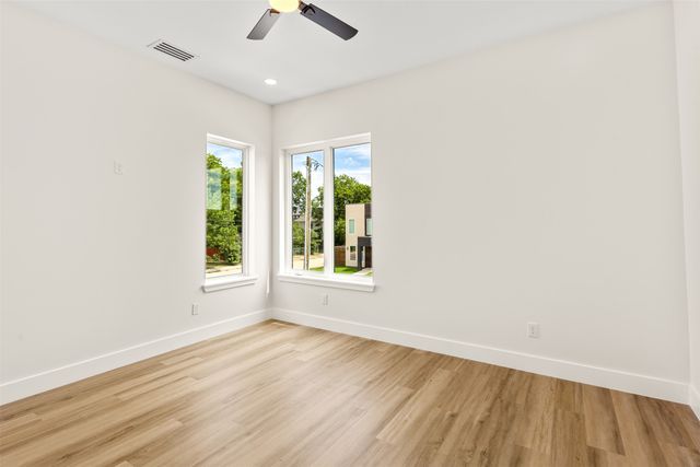 1407 Pueblo Street, Dallas, TX 75212