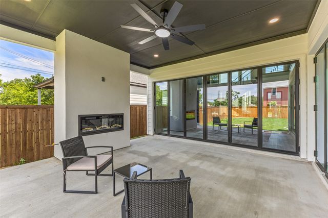 1407 Pueblo Street, Dallas, TX 75212