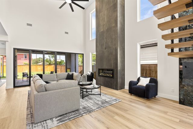 1407 Pueblo Street, Dallas, TX 75212