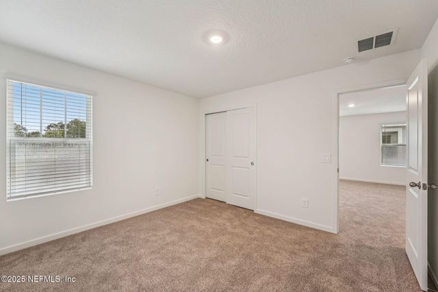 7492 QUEENSGATE Circle, Jacksonville, FL 32219