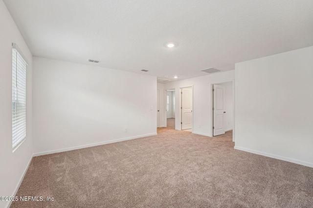 7492 QUEENSGATE Circle, Jacksonville, FL 32219