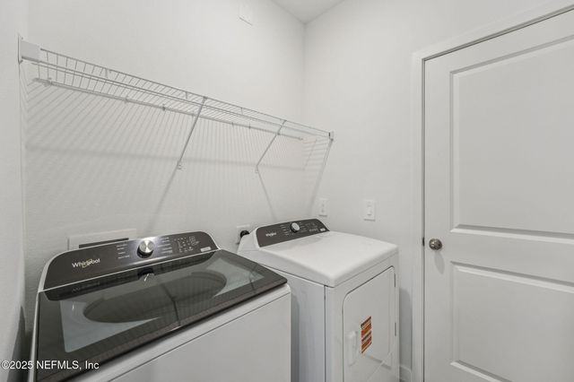 7492 QUEENSGATE Circle, Jacksonville, FL 32219