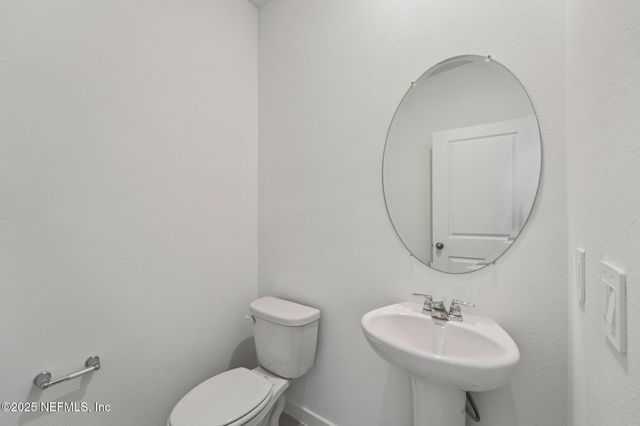 7492 QUEENSGATE Circle, Jacksonville, FL 32219