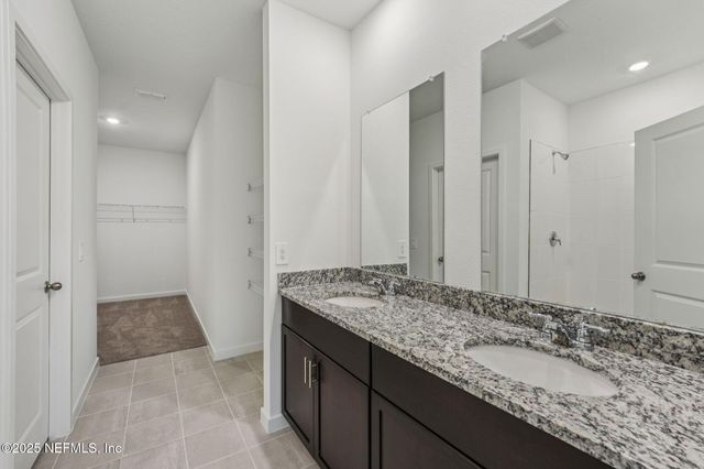 7492 QUEENSGATE Circle, Jacksonville, FL 32219