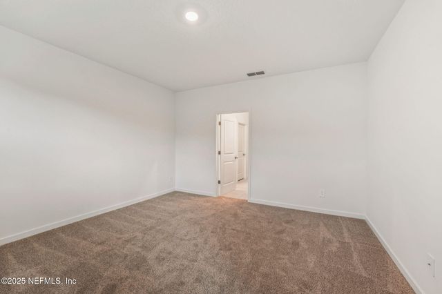 7492 QUEENSGATE Circle, Jacksonville, FL 32219