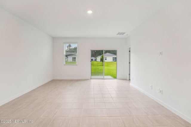 7492 QUEENSGATE Circle, Jacksonville, FL 32219