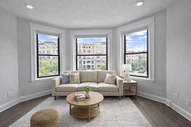 451 Park Dr 3A, Boston, MA 02215