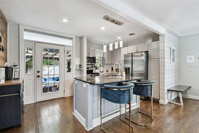 3319 W PAUL AVENUE, Tampa, FL 33611