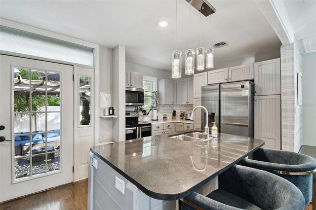 3319 W PAUL AVENUE, Tampa, FL 33611