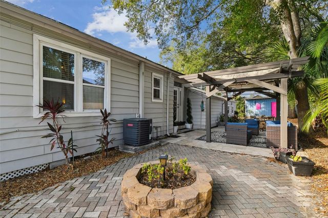 3319 W PAUL AVENUE, Tampa, FL 33611