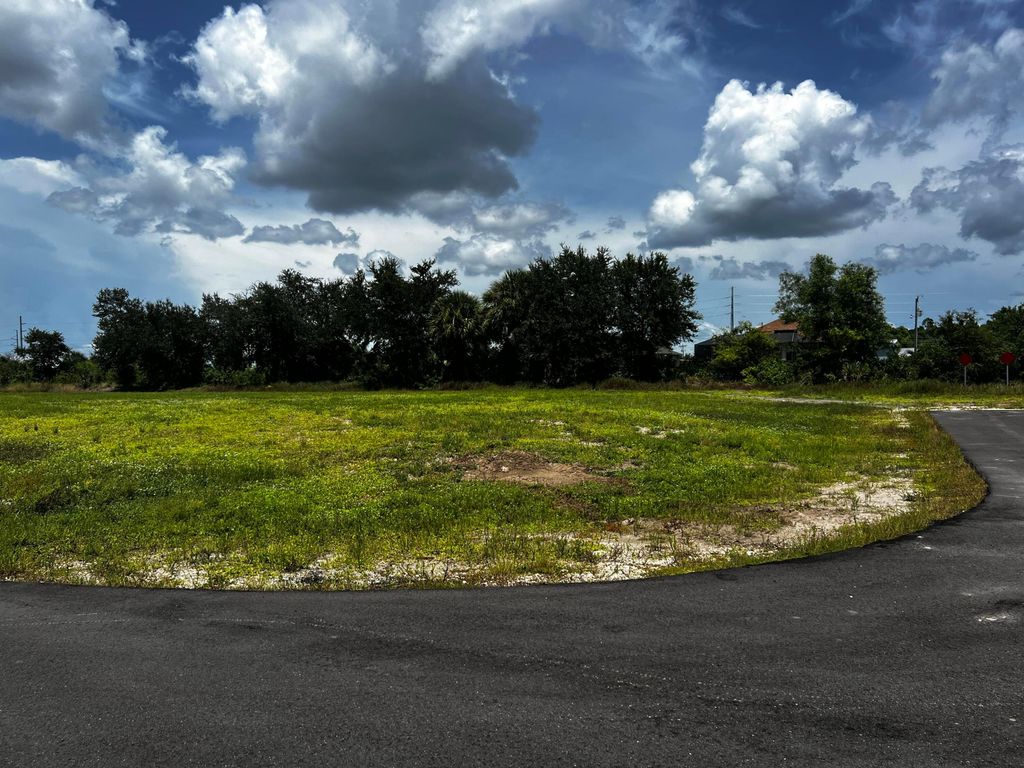 1011 NE 23RD Street, Cape Coral, FL 33909