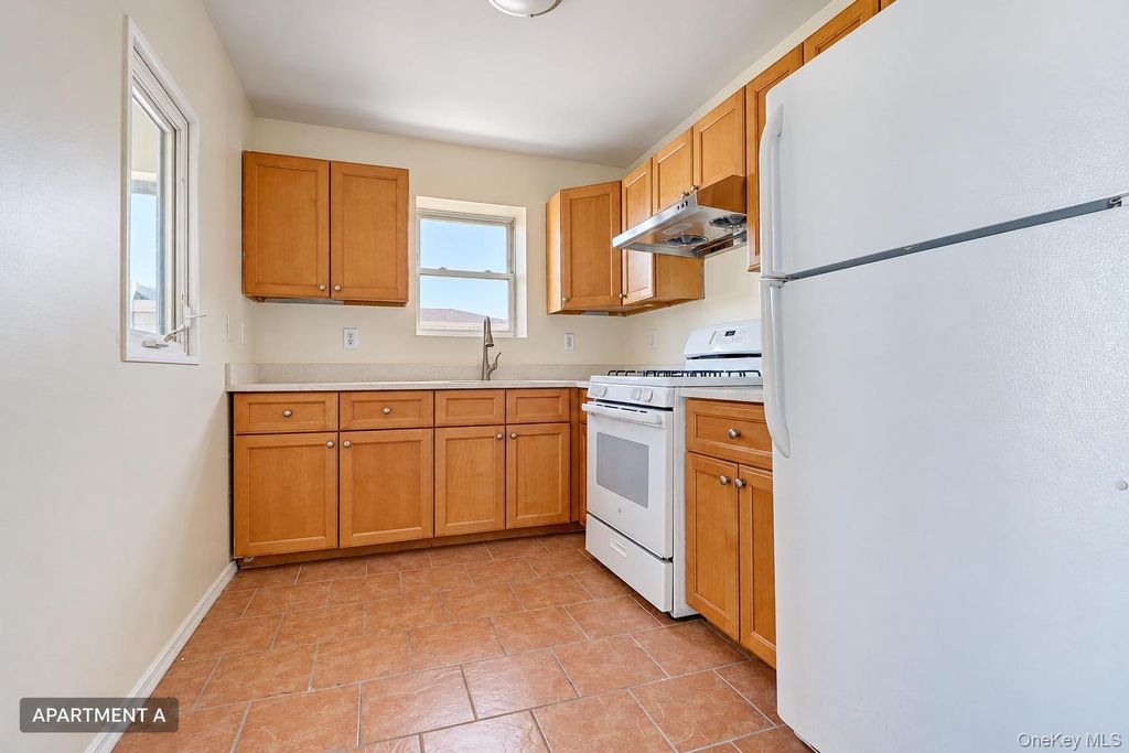 10358 103rd Street, Ozone Park, NY 11417 — photo 4