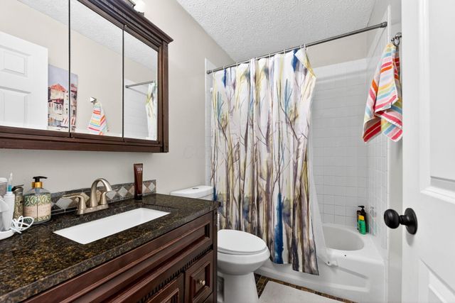 7002 Abercorn Place, Canal Winchester, OH 43110