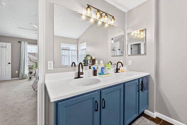 7002 Abercorn Place, Canal Winchester, OH 43110