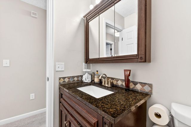 7002 Abercorn Place, Canal Winchester, OH 43110