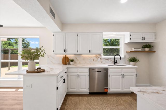 2006 Toulon Lane, Carrollton, TX 75007