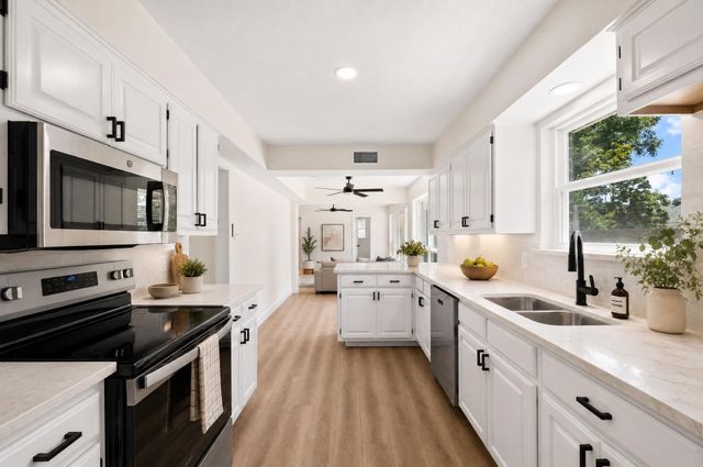 2006 Toulon Lane, Carrollton, TX 75007