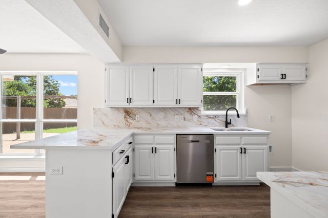 2006 Toulon Lane, Carrollton, TX 75007