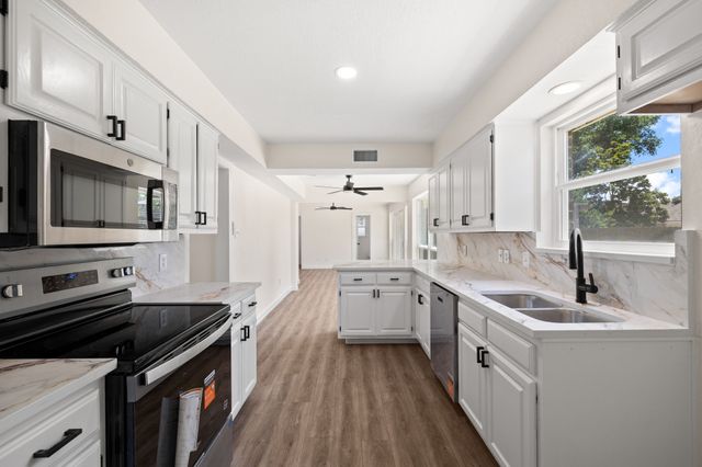 2006 Toulon Lane, Carrollton, TX 75007