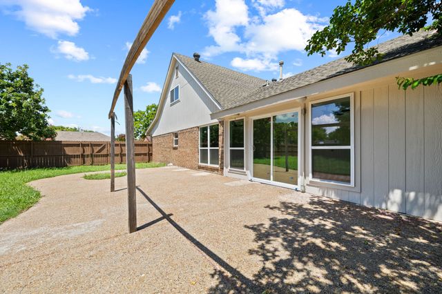 2006 Toulon Lane, Carrollton, TX 75007