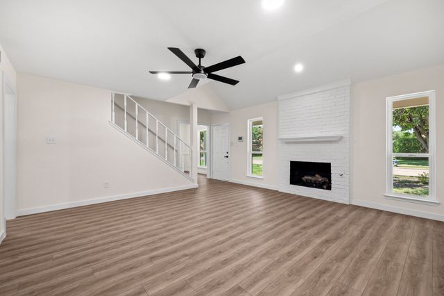 2006 Toulon Lane, Carrollton, TX 75007