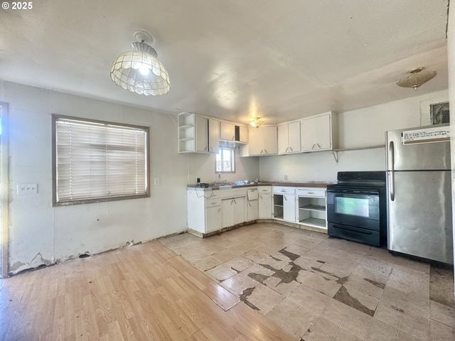 24275 BUNN CREEK Rd, Cloverdale, OR 97112