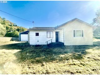 24275 BUNN CREEK Rd, Cloverdale, OR 97112