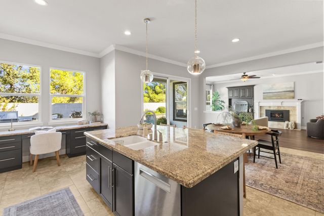 3030 Black Oak Dr, Rocklin, CA 95765